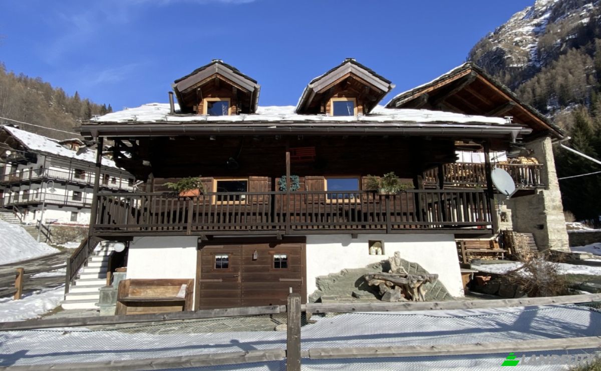 Villa for Sale Localita Schtrecka, 11025 Gressoney-Saint-Jean AO, Noversch, Aosta Valley, Italy. Photo 2