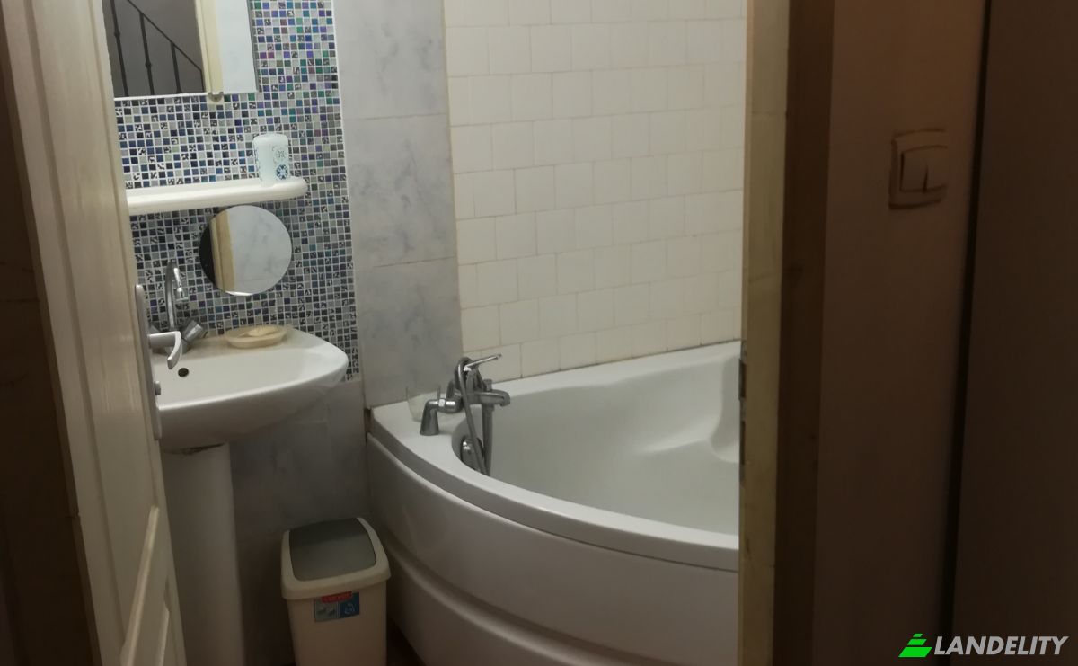 Townhouse for Sale 6 Pl Carnot, 66720 Tautavel, Tautavel, Pyrenees-Orientales, Occitanie, France. Photo 9