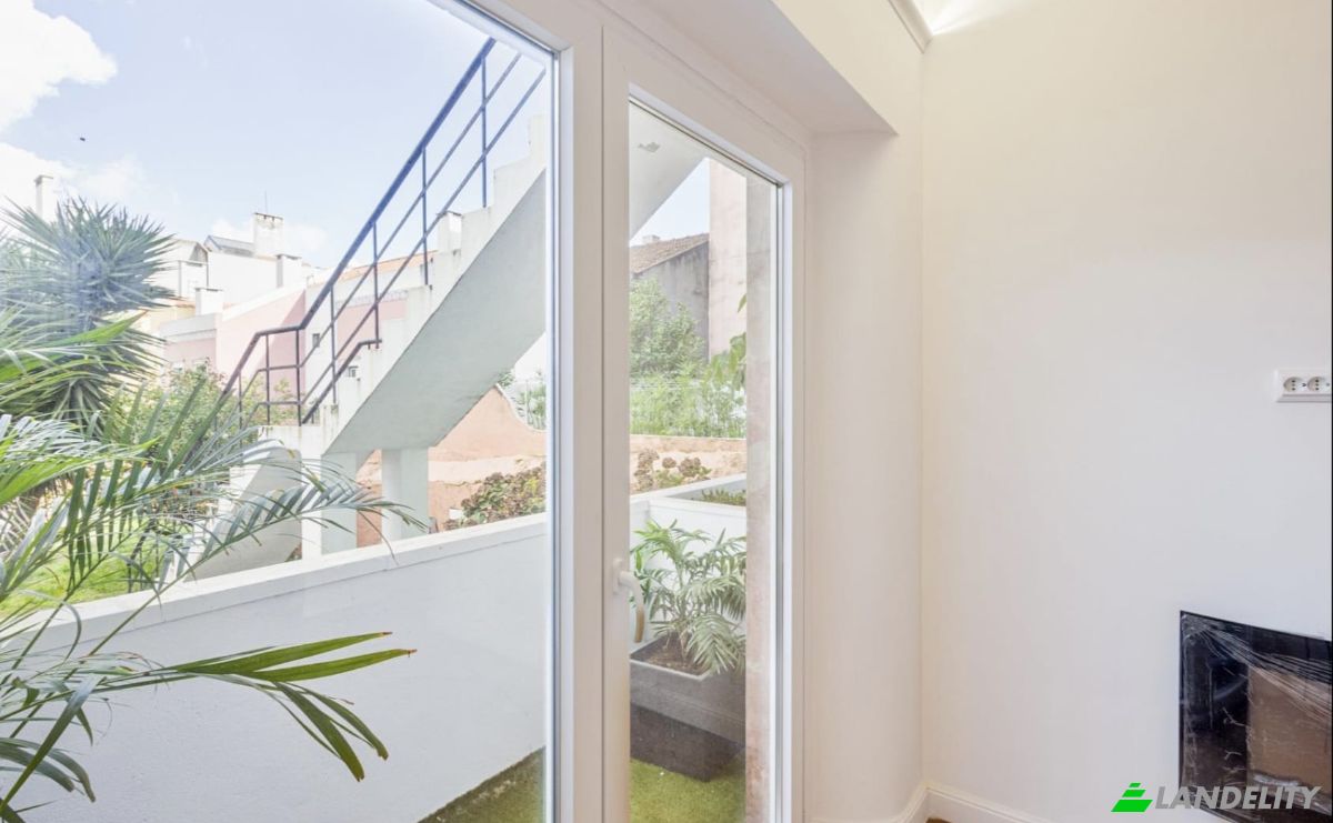 Apartment for Sale CC dos Mestres 42A, 1070-175 Lisboa, Lisbon, Portugal. Photo 4