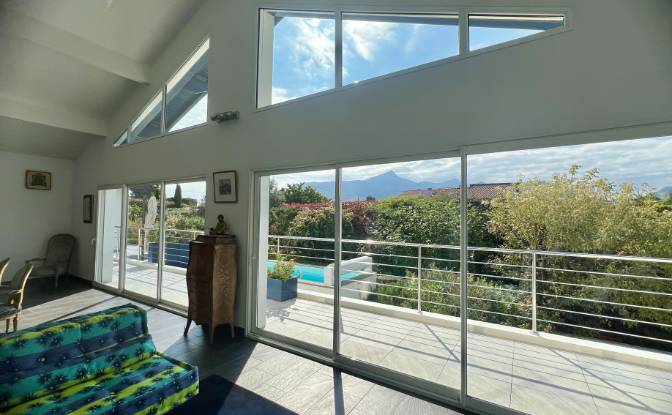 Townhouse for Sale - Urrugne, France