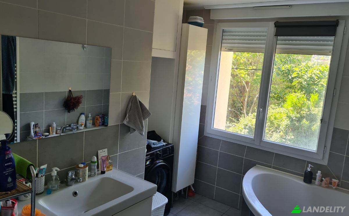 Single Family Home for Sale 3 Chem Joseph Lapierre, 07400 Le Teil, Le Teil, Ardeche, Auvergne-Rhone-Alpes, France. Photo 5
