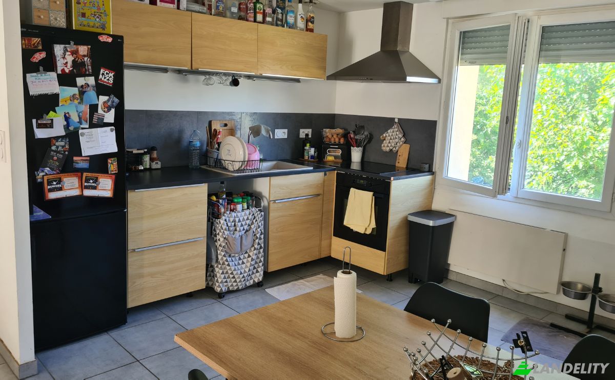 Single Family Home for Sale 3 Chem Joseph Lapierre, 07400 Le Teil, Le Teil, Ardeche, Auvergne-Rhone-Alpes, France. Photo 3