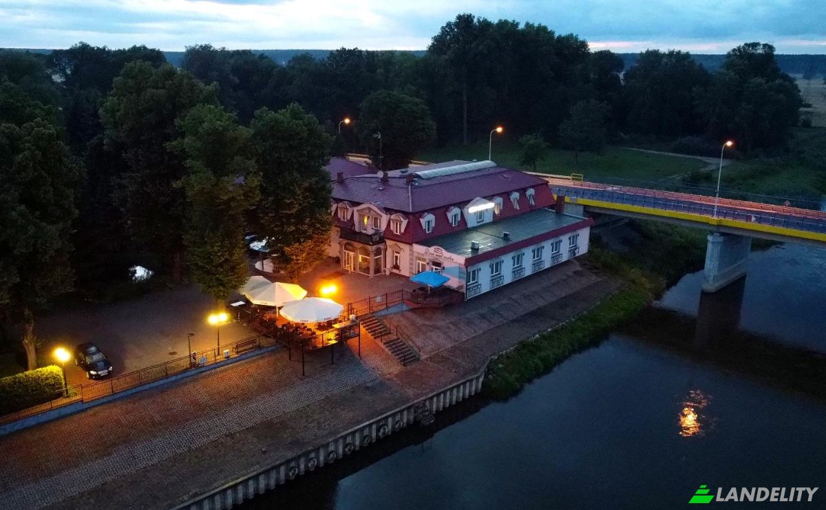 Hotel for Sale Przybrzezna 1, 66-440 Skwierzyna, Skwierzyna, Miedzyrzecz County, Lubusz Voivodeship, Poland. Photo 1