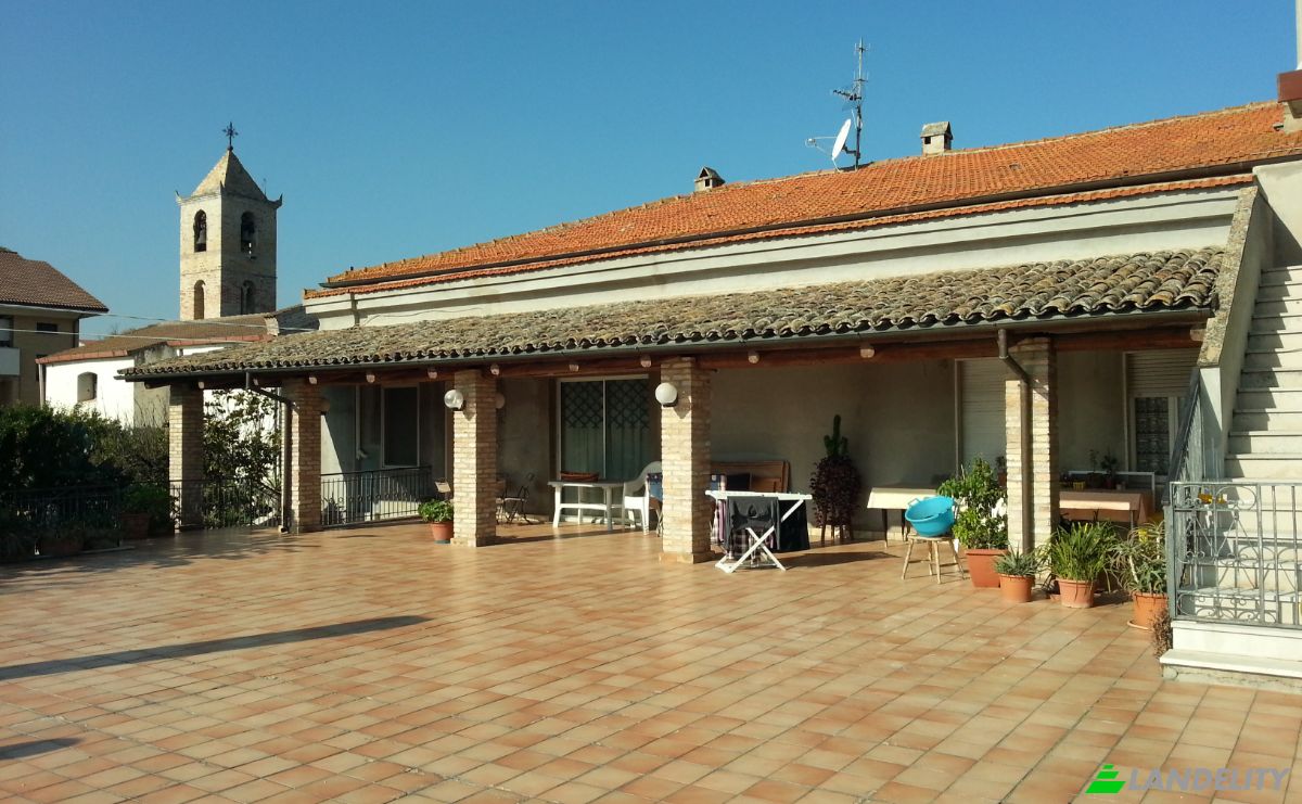 Single Family Home for Sale Via Torremontanara, 2381, 66010 Torremontanara CH, Torremontanara, Province of Chieti, Abruzzo, Italy. Photo 4