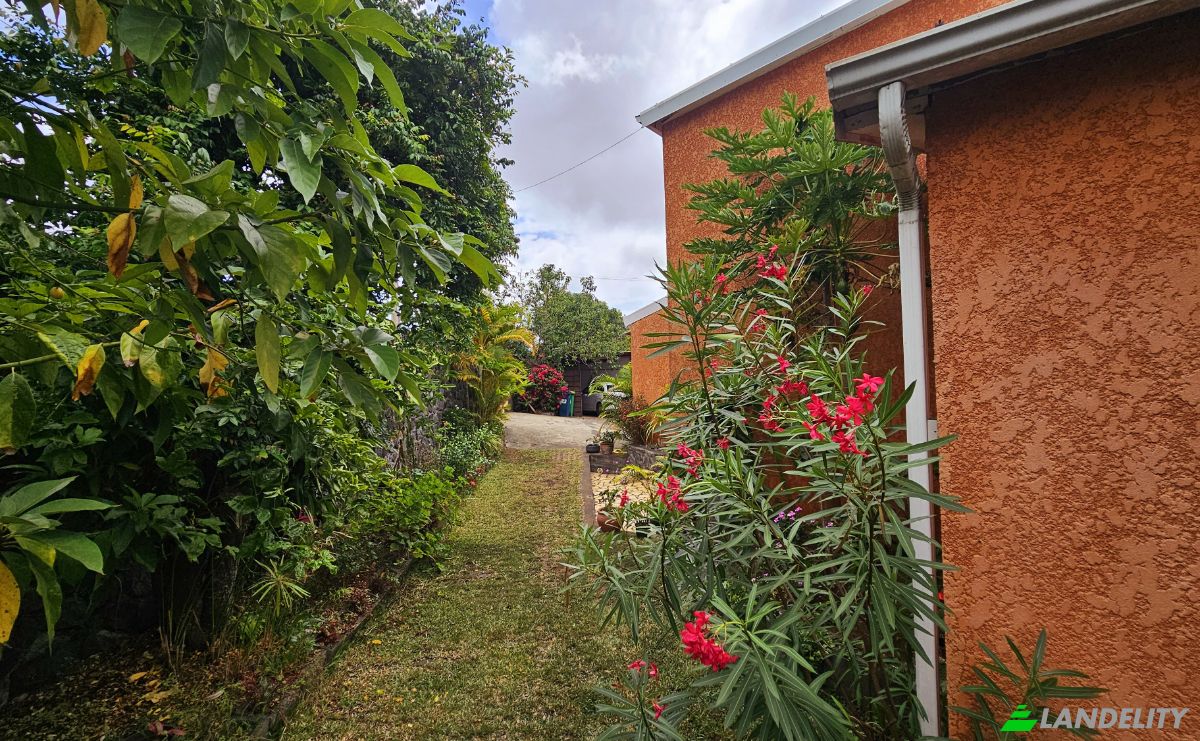Villa for Sale 20 Rue Longuet, Saint-Paul 97422, Saint-Paul, Canton of Saint-Paul-3, Reunion. Photo 3