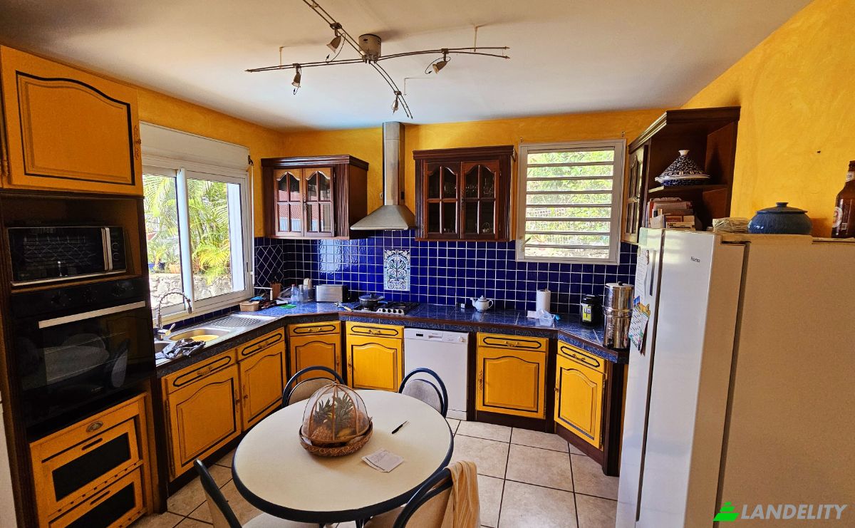 Villa for Sale 20 Rue Longuet, Saint-Paul 97422, Saint-Paul, Canton of Saint-Paul-3, Reunion. Photo 4