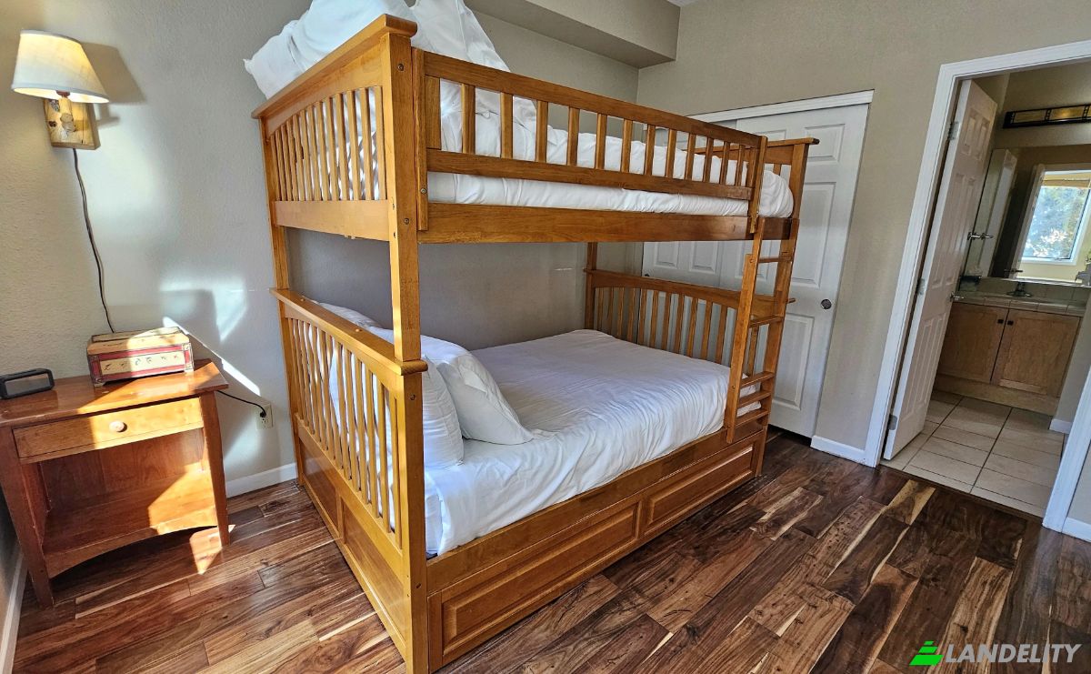 Townhouse for Sale 1500 Lodestar Dr, Mammoth Lakes, Mono County, California, United States, CA 93546, USA. Photo 14