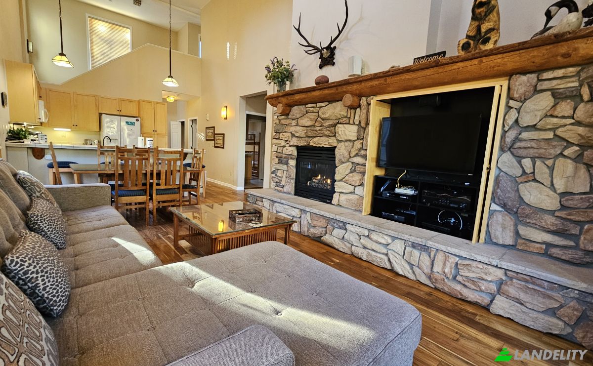 Townhouse for Sale 1500 Lodestar Dr, Mammoth Lakes, Mono County, California, United States, CA 93546, USA. Photo 3