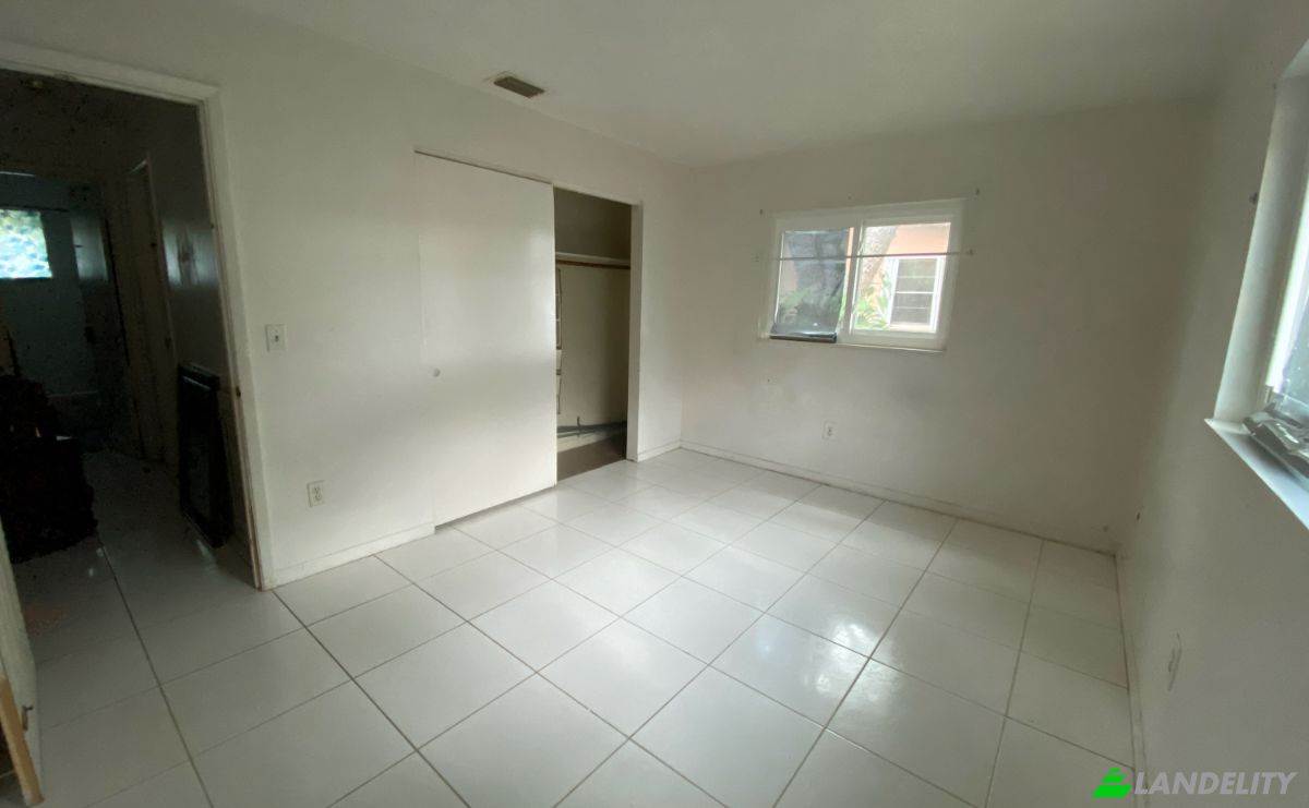 Triplex for Sale 1405 Kirk Rd, West Palm Beach, FL 33406, USA, Glen Ridge, Palm Beach County, Florida, United States. Photo 5