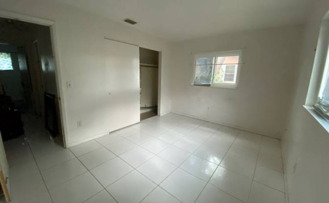 Triplex for Sale 1405 Kirk Rd, West Palm Beach. Photo#5 Triplex for Sale 1405 Kirk Rd, West Palm Beach. Photo#5