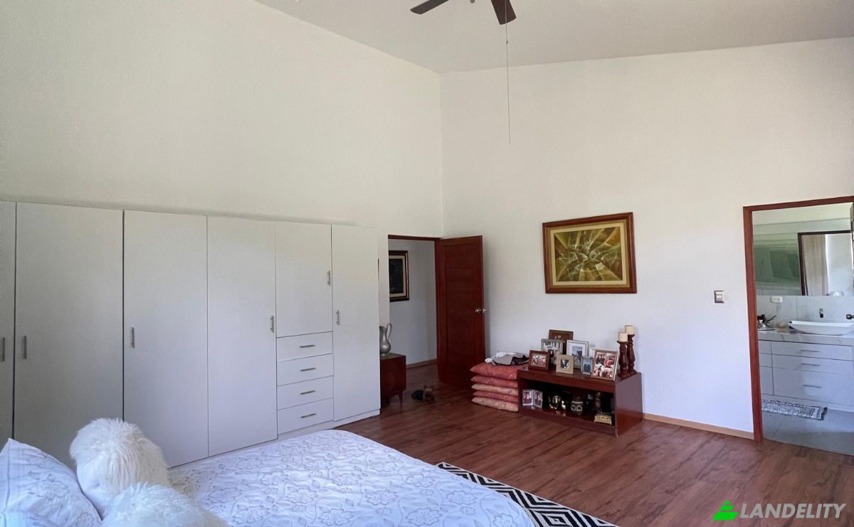 Single Family Home for Sale Jr Los Girasoles, Tarapoto 22200, Tarapoto, San Martin, Peru. Photo 3