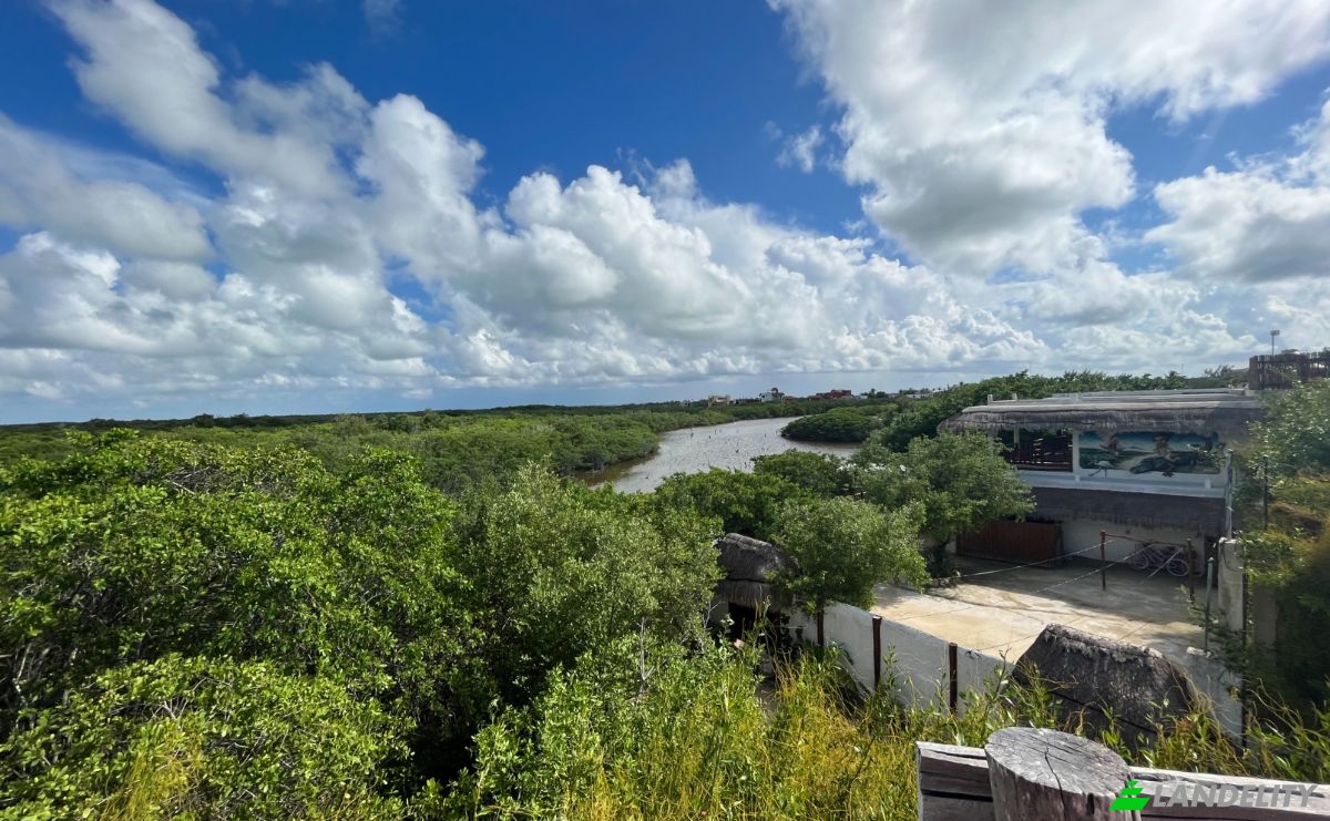 Cabin/Cottage for Sale Calle Chac-Chi esquina, 77310 Holbox, Holbox, Lazaro Cardenas Municipality, Quintana Roo, Mexico. Photo 1