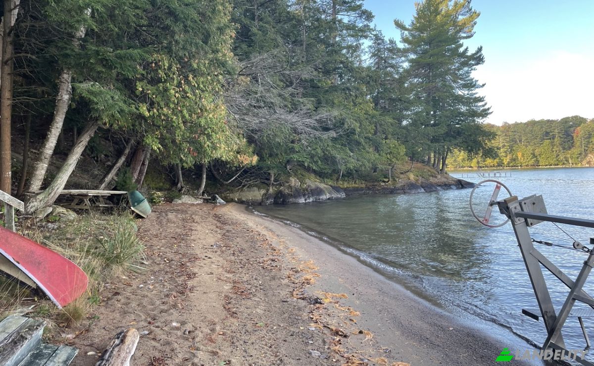 Single Family Home for Sale 16288 Trans-Canada Hwy, Huron Shores, ON P0R 1H0, Iron Bridge, Algoma District, Ontario, Canada. Photo 6