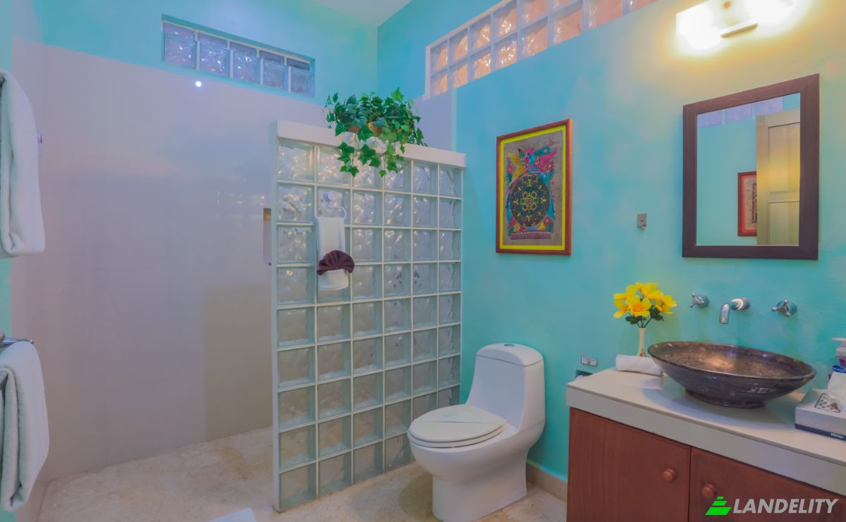 Villa for Sale Av Juarez 12a, Aeropuerto, 77400 Isla Mujeres, Isla Mujeres, Quintana Roo, Mexico. Photo 8