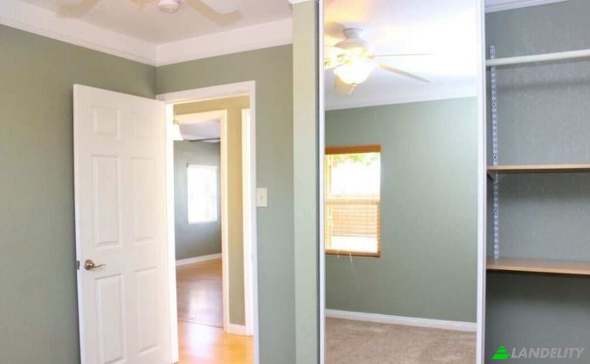 Single Family Home for Sale 5927 Bark St, San Diego, San Diego County, California, United States, CA 92105, USA. Photo 7