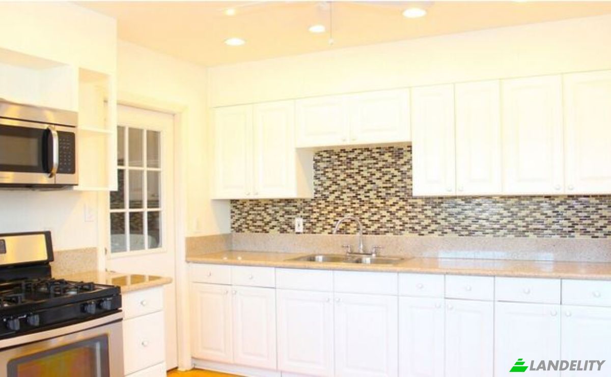 Single Family Home for Sale 5927 Bark St, San Diego, San Diego County, California, United States, CA 92105, USA. Photo 5