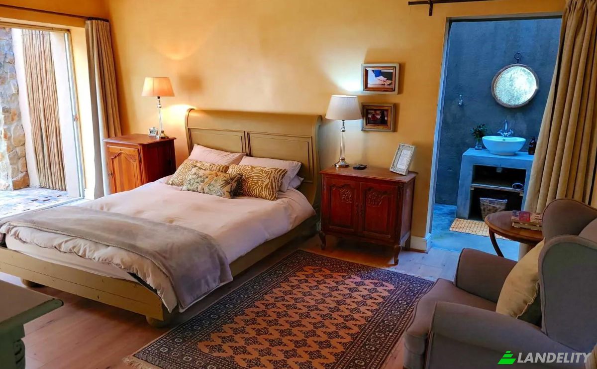 Single Family Home for Sale 19 Basil Newmark St, Caledon, Overberg District Municipality, Western Cape, South Africa, 7230. Photo 2