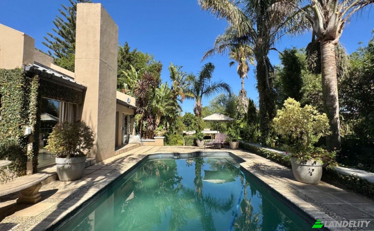 Single Family Home for Sale 19 Basil Newmark St, Caledon, Overberg District Municipality, Western Cape, South Africa, 7230. Photo 1
