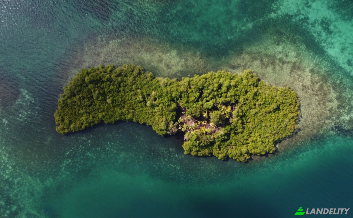 Island for Sale Tierra Oscura, Loma Partida, Bocas del Toro District, Bocas del Toro Province, Panama. Photo 1