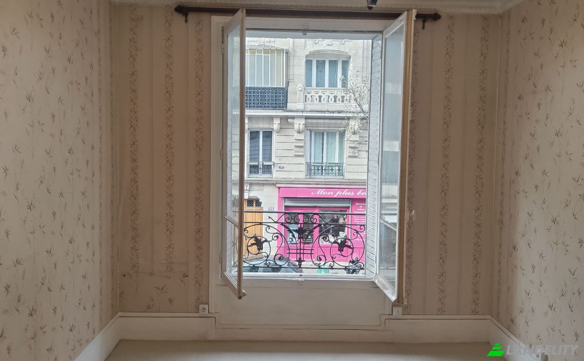 Apartment for Sale 32 Av du Dr Arnold Netter, 75012 Paris, Paris, Ile-de-France, France. Photo 2