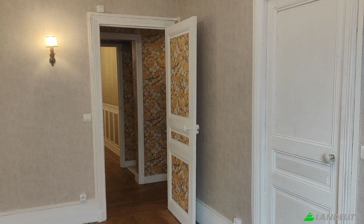 Apartment for Sale 32 Av du Dr Arnold Netter, 75012 Paris, Paris, Ile-de-France, France. Photo 3