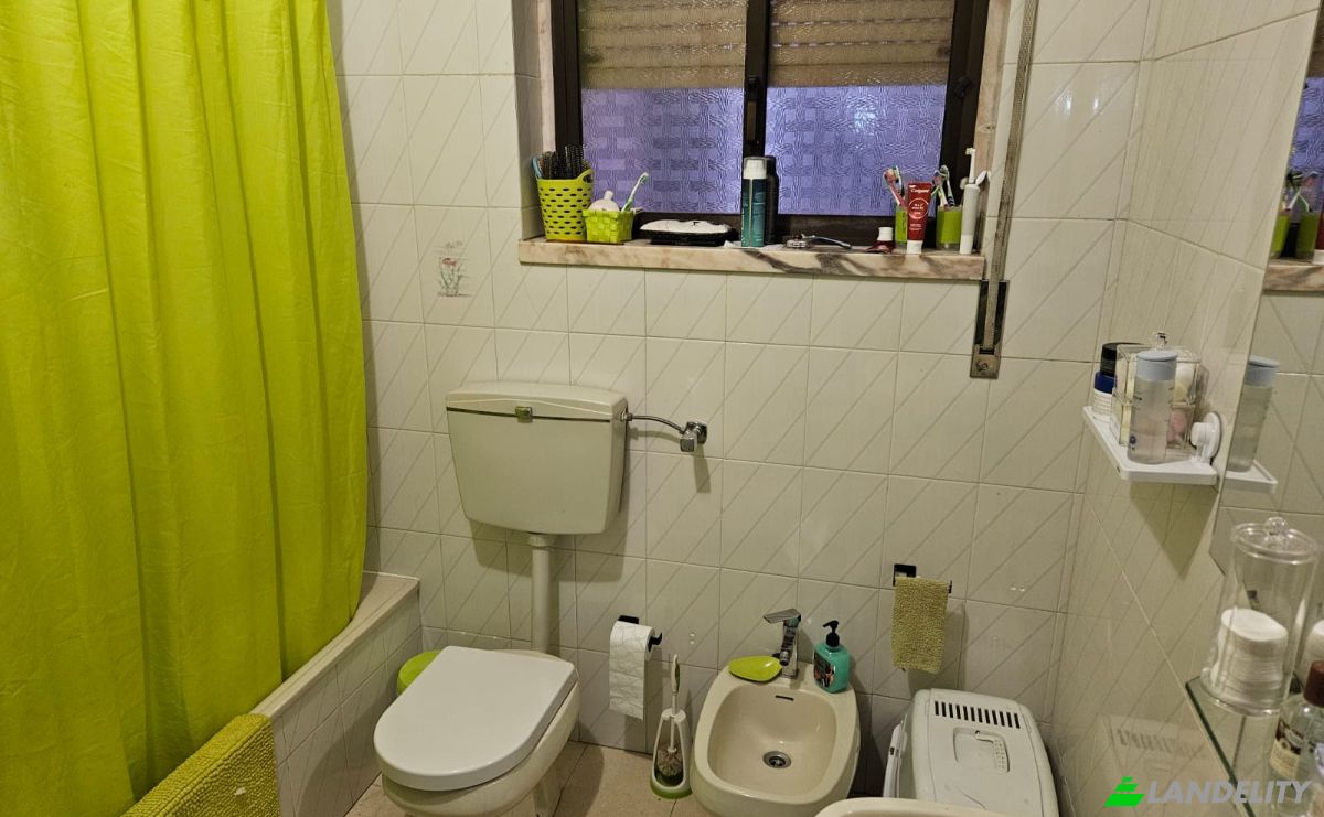 Villa for Sale R Condessa de Murca 7, 2330-107 Entroncamento, Entroncamento, Santarem District, Portugal. Photo 2