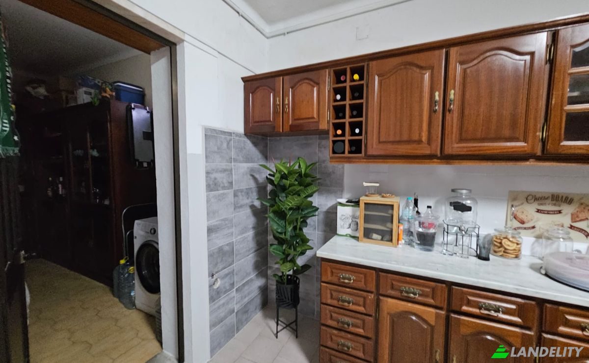 Villa for Sale R Condessa de Murca 7, 2330-107 Entroncamento, Entroncamento, Santarem District, Portugal. Photo 6