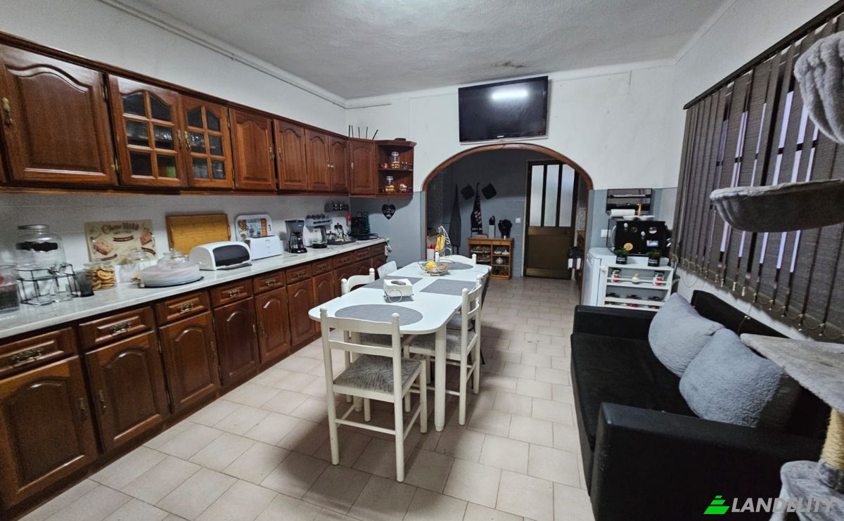 Villa for Sale R Condessa de Murca 7, 2330-107 Entroncamento, Entroncamento, Santarem District, Portugal. Photo 20