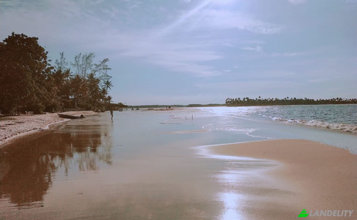 Investing/Development for Sale Trilha para Praia da Barra, Velha Boipeba, Cairu, State of Bahia, Brazil, 45420-000. Photo 4