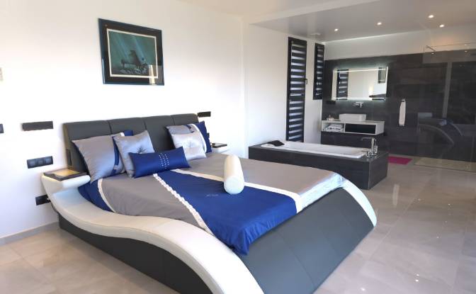 Single Family Home for Sale Carrer Anselm Clave. Photo#4