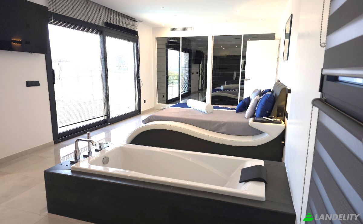 Single Family Home for Sale Carrer Anselm Clave, Llanca, Girona, Catalonia, Spain. Photo 6