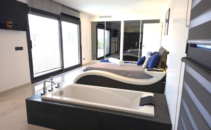 Single Family Home for Sale Carrer Anselm Clave. Photo#6