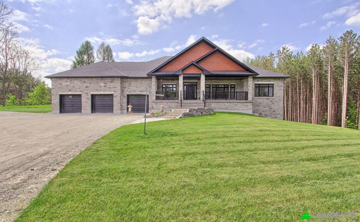 Casa unifamiliare in vendita 2701 14 Line, Gilford, ON L0L 1R0, Innisfil, Simcoe County, Ontario, Canada. Foto 3