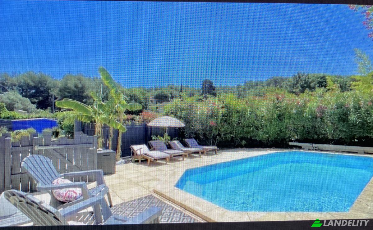 Villa for Sale 1909 Av President John Kennedy, 83140 Six-Fours-les-Plages, Six-Fours-les-Plages, Var, Provence-Alpes-Cote dAzur, France. Photo 2