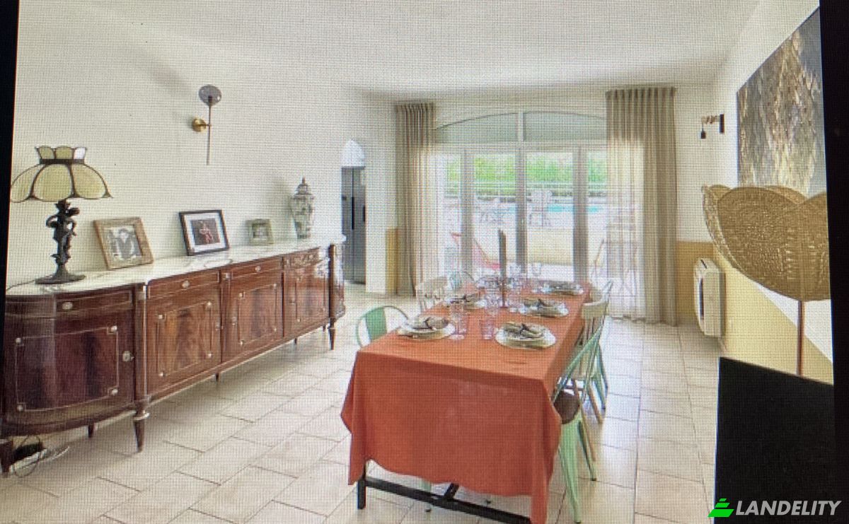 Villa for Sale 1909 Av President John Kennedy, 83140 Six-Fours-les-Plages, Six-Fours-les-Plages, Var, Provence-Alpes-Cote dAzur, France. Photo 6