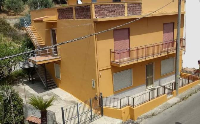 Townhouse for Sale - Furnari, Italy