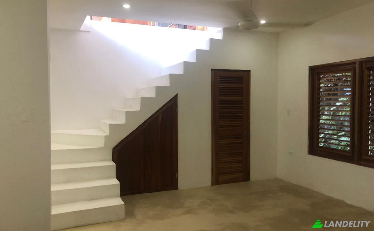 Villa for Sale Wiltshire, Reading, St James Parish, Jamaica. Photo 10