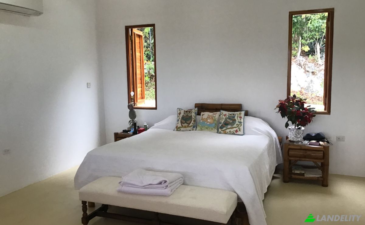 Villa for Sale Wiltshire, Reading, St James Parish, Jamaica. Photo 14