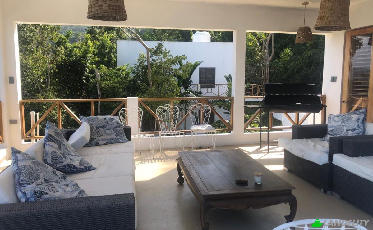 Villa for Sale Wiltshire, Reading, St James Parish, Jamaica. Photo 4