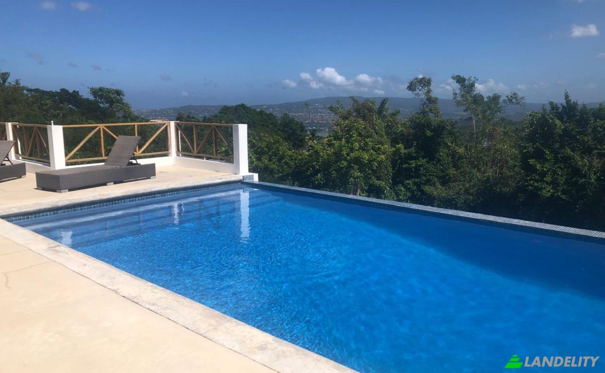 Villa for Sale Wiltshire, Reading, St James Parish, Jamaica. Photo 5