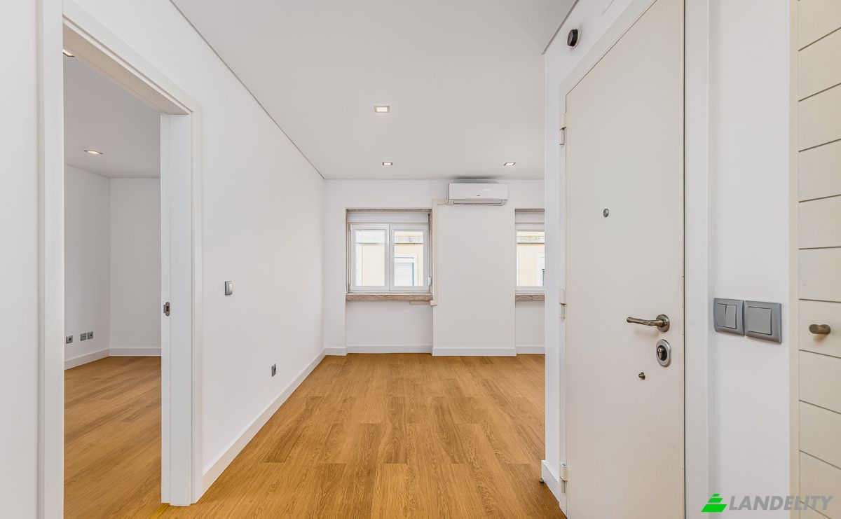 Apartment for Sale R Barao de Sabrosa 96B, 1900-086 Lisboa, Lisbon, Portugal. Photo 2