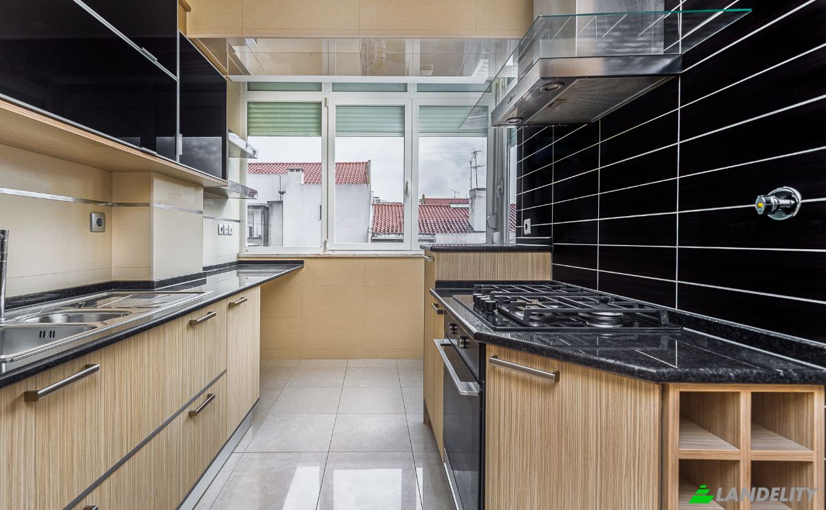 Apartment for Sale R Barao de Sabrosa 96B, 1900-086 Lisboa, Lisbon, Portugal. Photo 17