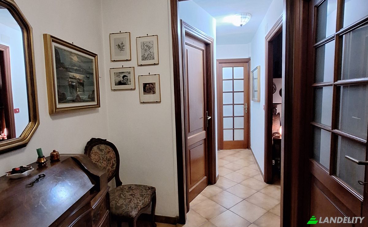 Apartment for Sale Via Calatafimi, 00185 Roma RM, Rome, Metropolitan City of Rome Capital, Lazio, Italy. Photo 9
