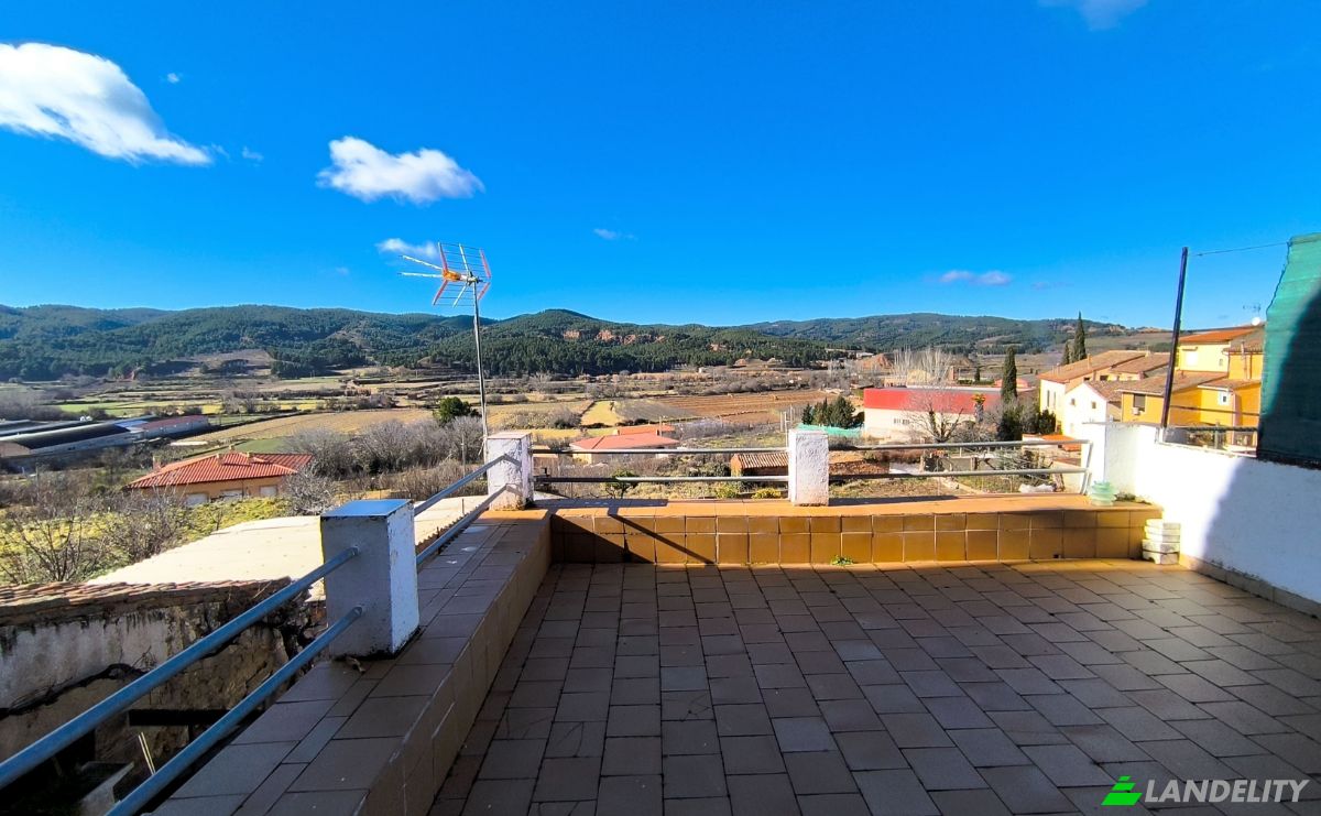 Villa for Sale C Bajera, Fuentes de Jiloca, Zaragoza, Aragon, Spain. Photo 7