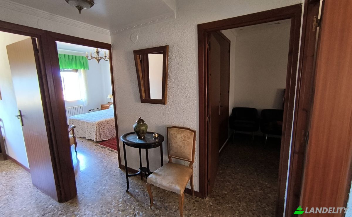 Villa for Sale C Bajera, Fuentes de Jiloca, Zaragoza, Aragon, Spain. Photo 11