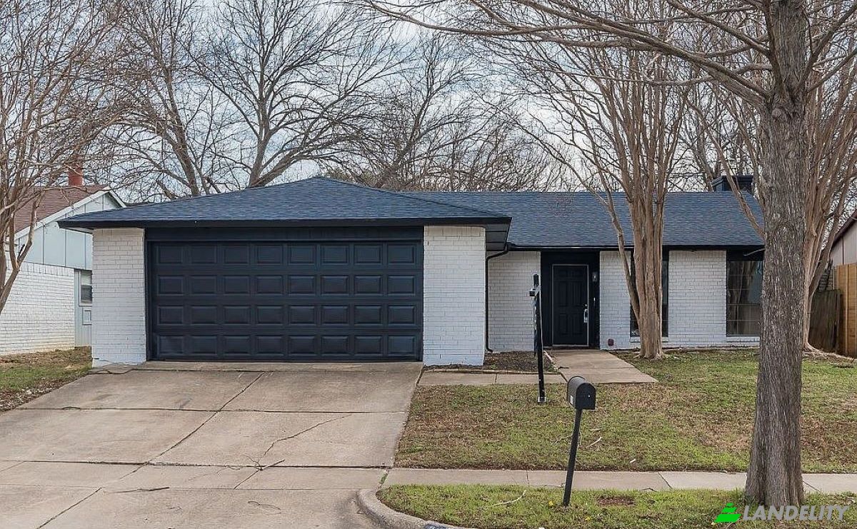 Single Family Home for Sale 2018 Pennington Dr, Arlington, Tarrant County, Texas, United States, TX 76014, USA. Photo 1