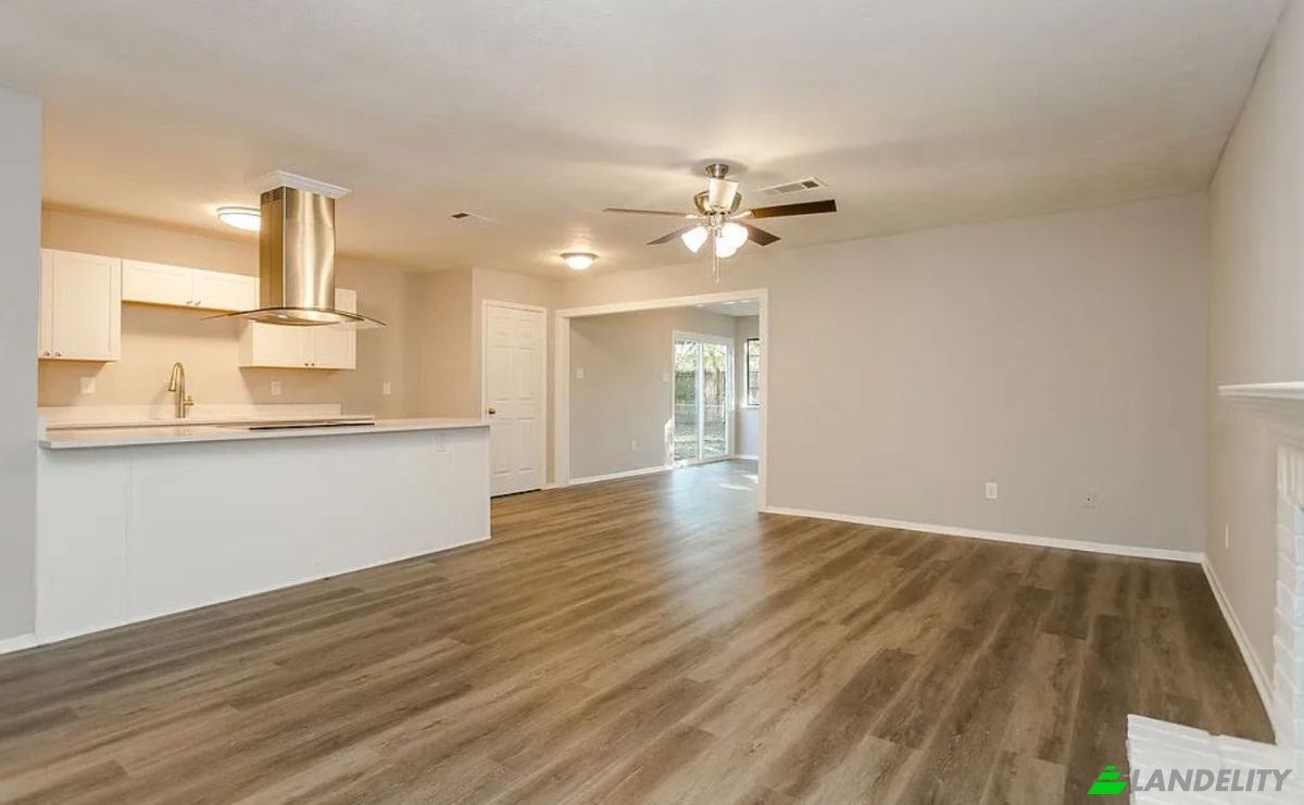 Single Family Home for Sale 2018 Pennington Dr, Arlington, Tarrant County, Texas, United States, TX 76014, USA. Photo 4