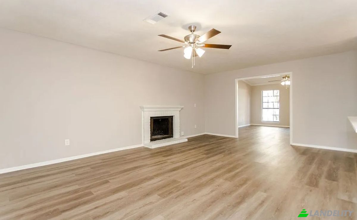 Single Family Home for Sale 2018 Pennington Dr, Arlington, Tarrant County, Texas, United States, TX 76014, USA. Photo 5