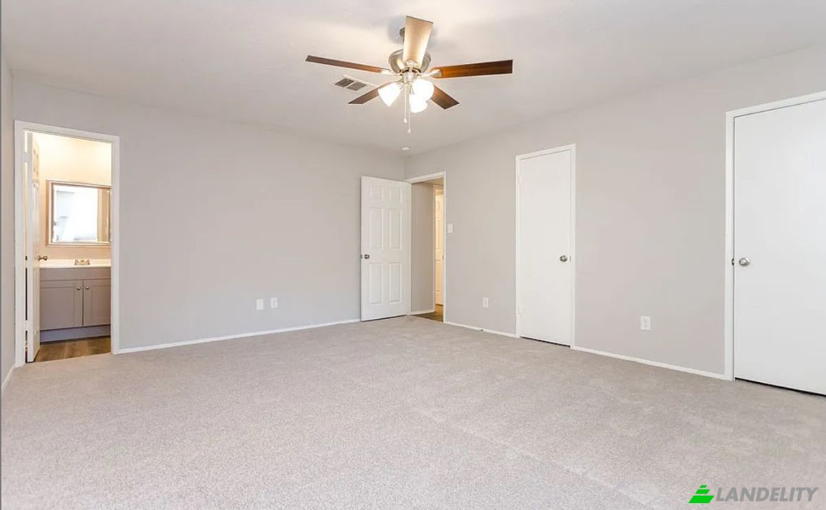 Single Family Home for Sale 2018 Pennington Dr, Arlington, Tarrant County, Texas, United States, TX 76014, USA. Photo 10