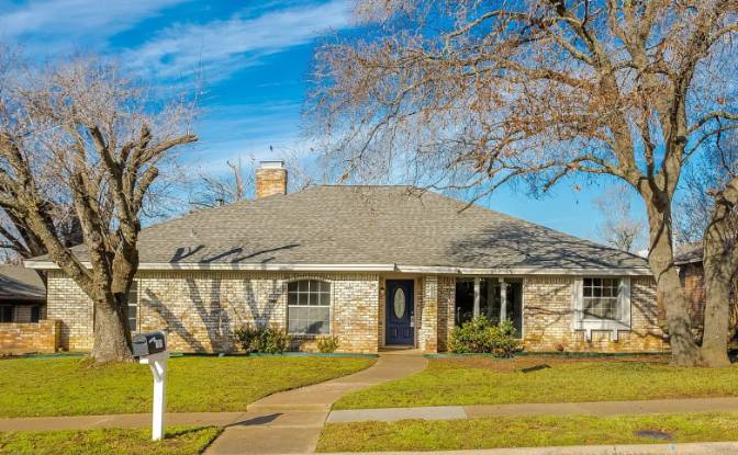 Single Family Home for Sale 1905 Fresno Rd, Plano. Photo#2 Single Family Home for Sale 1905 Fresno Rd, Plano. Photo#2
